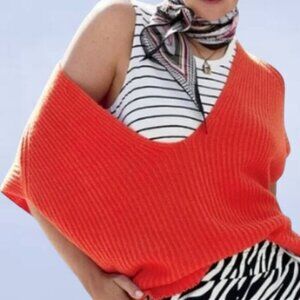 Cabi #5837 Ruby Pullover V-Neck Sweater - Size Medium